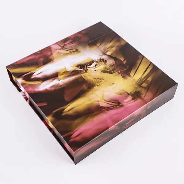 Geyim Hədiyyə Qutuları