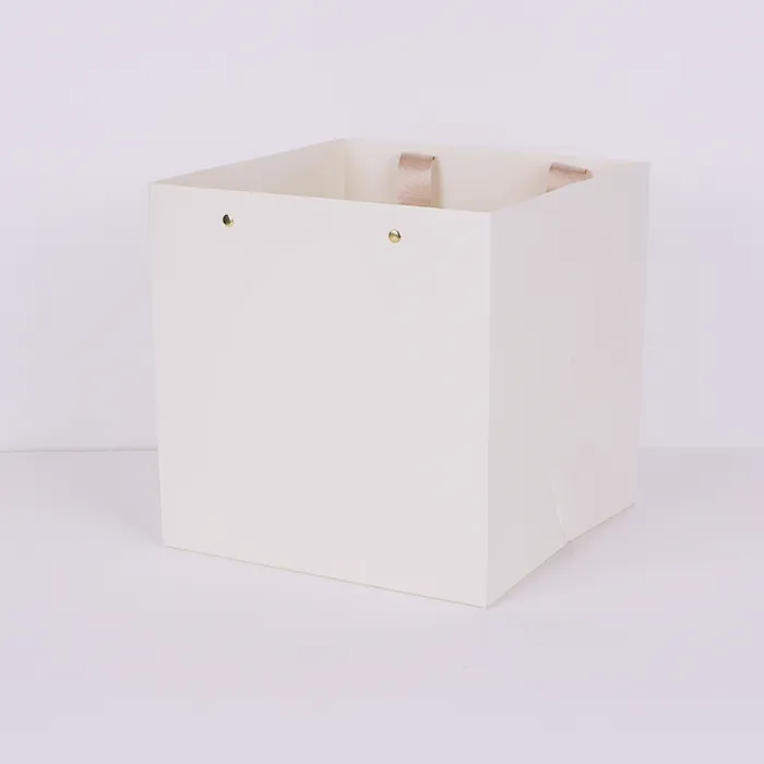 Lüks Kağız Çantalar